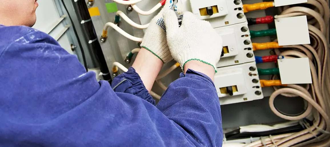 La Energía es Dinero: Cuándo y Por Qué Necesitas Expertos en Instalaciones Eléctricas en Saltillo y Monterrey