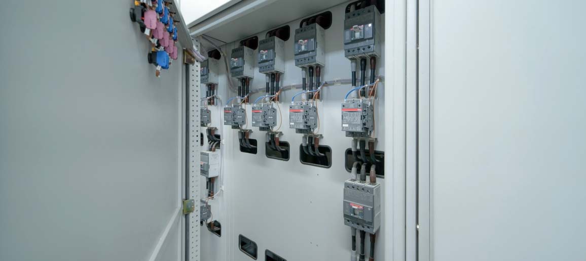 Instalación de Centros de Carga en Saltillo: Clave para la Eficiencia y Seguridad Industrial